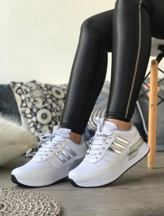 Tenis Adidas AAA  Dama - blanco plata